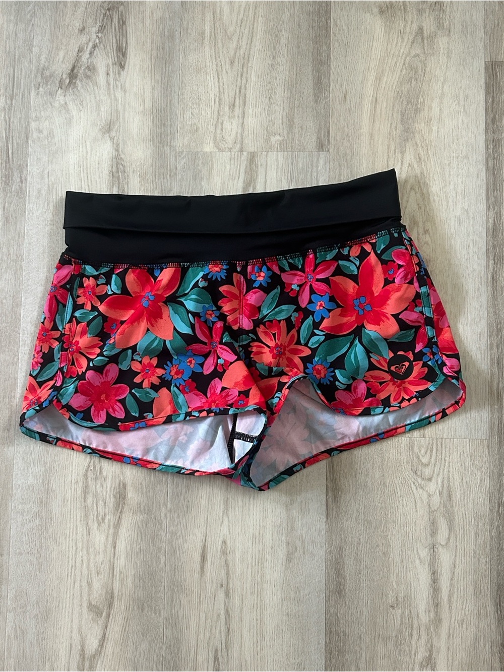 Roxy Women's Shorts Black Floral Elastic Waist Polyester Spandex SZ Small
